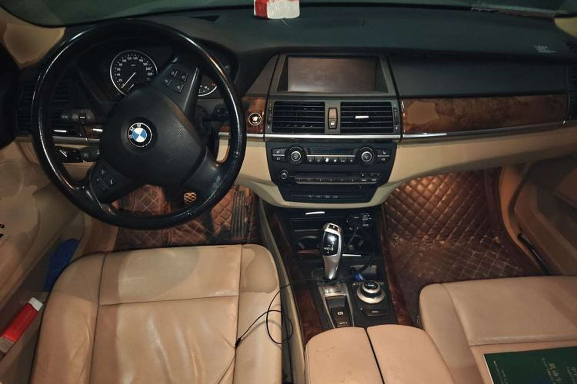 Used BMW X5 2009 xDrive30i Luxury Edition Center Console