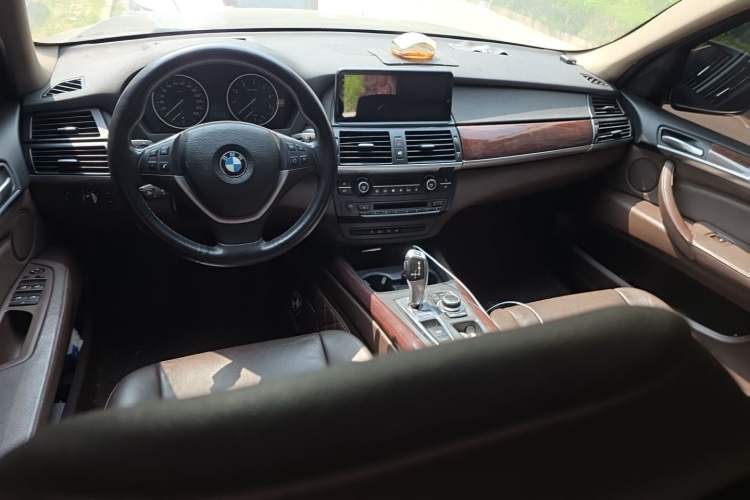 Used BMW X5 2009 xDrive30i Luxury Edition Center Console