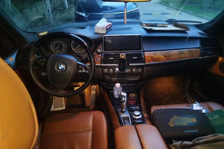 Used BMW X5 2009 xDrive30i Luxury Edition Center Console