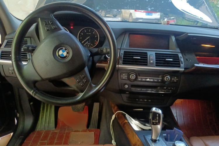 Used BMW X5 2009 xDrive30i Leading Model Center Console