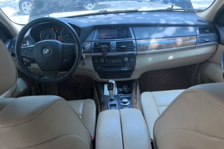 Used BMW X5 2009 xDrive30i Leading Model Center Console