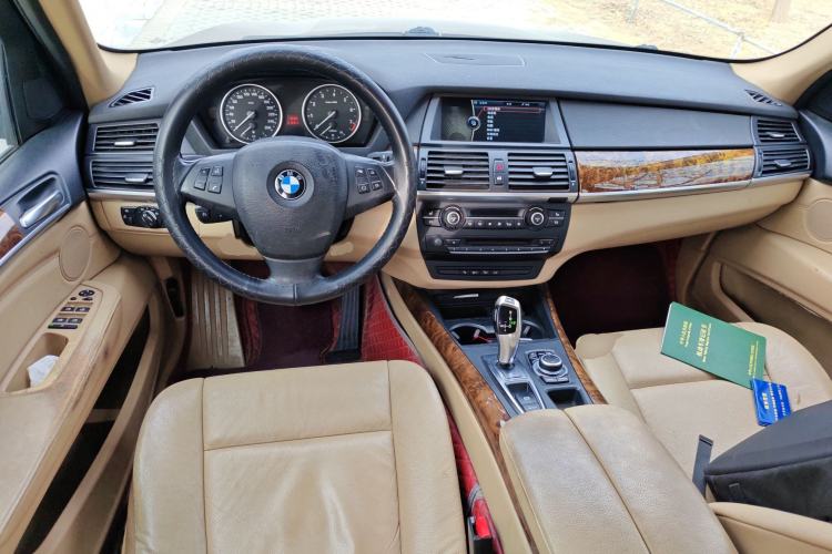 Used BMW X5 2009 xDrive30i Leading Model Center Console