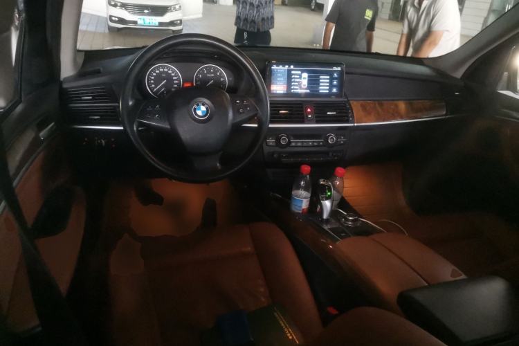 Used BMW X5 2009 xDrive30i Luxury Edition Center Console