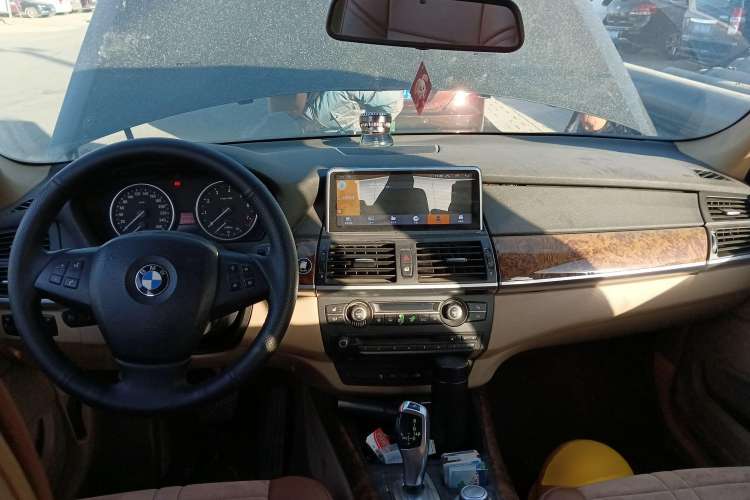 Used BMW X5 2009 xDrive30i Leading Model Center Console