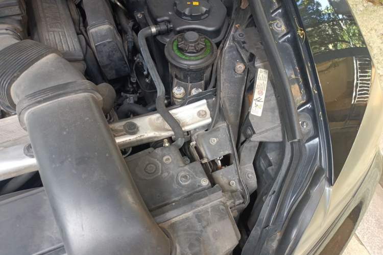 Used BMW X5 2009 xDrive30i Leading Model Engine Bay Left