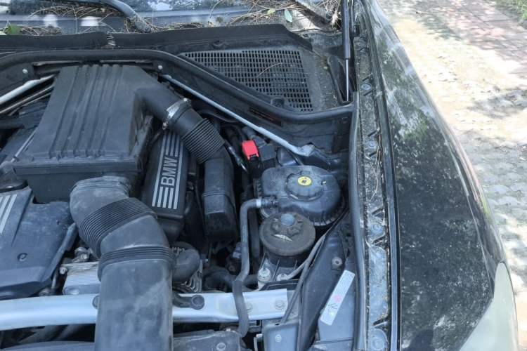 Used BMW X5 2009 xDrive30i Leading Model Engine Bay Left