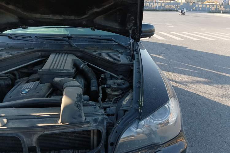Used BMW X5 2009 xDrive30i Leading Model Engine Bay Left