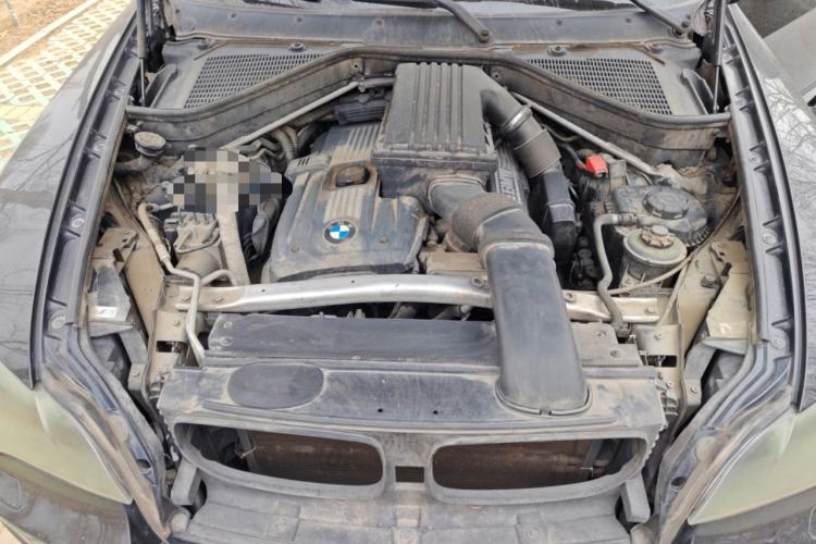 Used BMW X5 2009 xDrive30i Leading Model Engine Bay