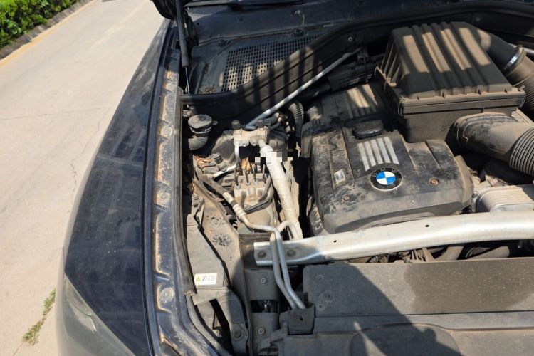 Used BMW X5 2009 xDrive30i Luxury Edition Engine Bay Right