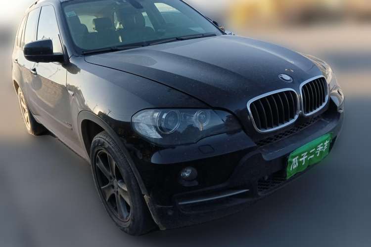 Used BMW X5 2009 xDrive30i Leading Model Front Right 45 Deg