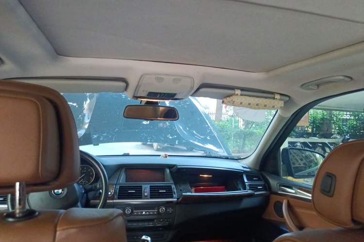 Used BMW X5 2009 xDrive30i Leading Model Headliner