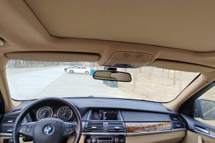 Used BMW X5 2009 xDrive30i Leading Model Headliner