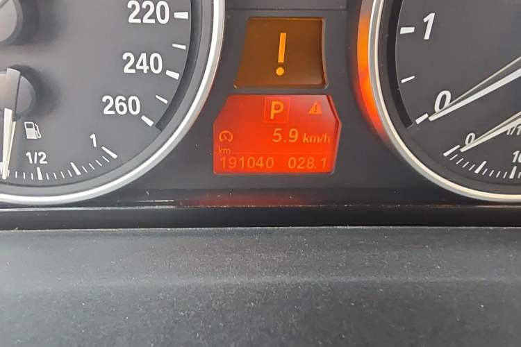 Used BMW X5 2009 xDrive30i Luxury Edition Odometer Close Up