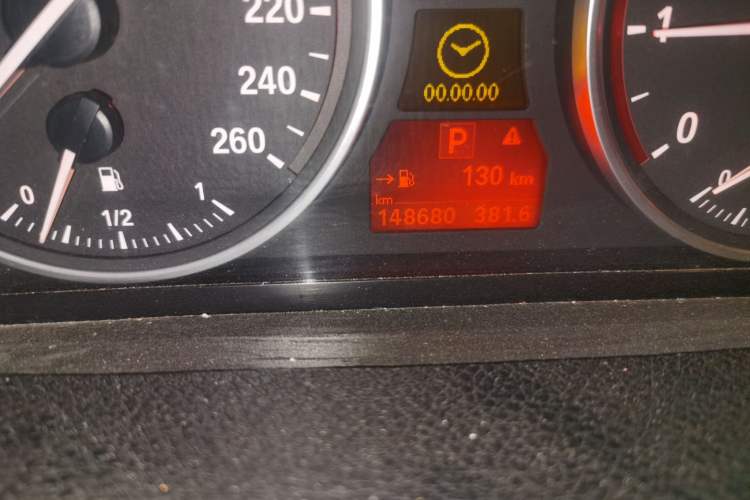 Used BMW X5 2009 xDrive30i Luxury Edition Odometer Close Up