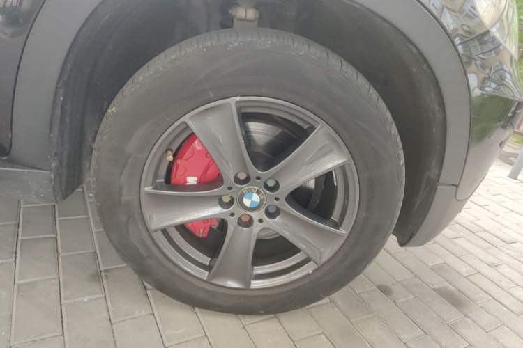 Used BMW X5 2009 xDrive30i Luxury Edition Right Front Wheel Hub