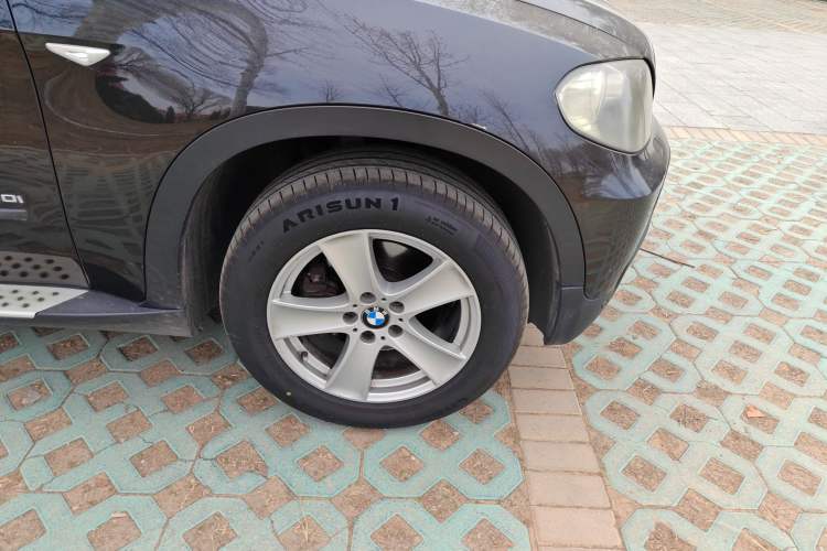 Used BMW X5 2009 xDrive30i Leading Model Right Front Wheel Hub