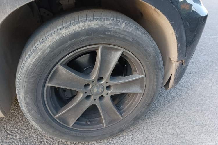 Used BMW X5 2009 xDrive30i Leading Model Right Front Wheel Hub