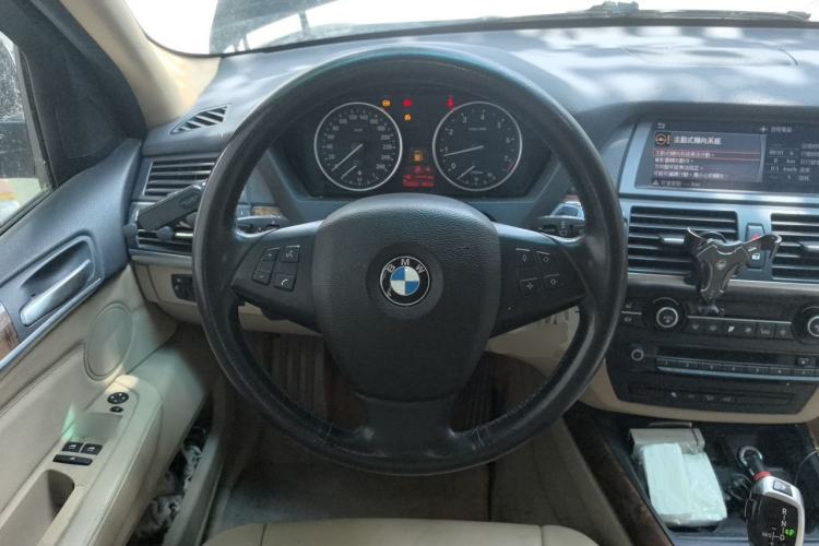 Used BMW X5 2009 xDrive30i Leading Model Steering Wheel