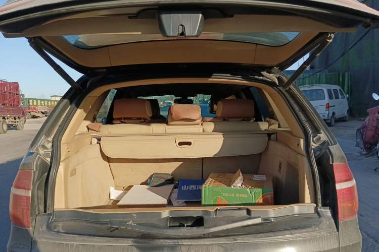 Used BMW X5 2009 xDrive30i Leading Model Trunk