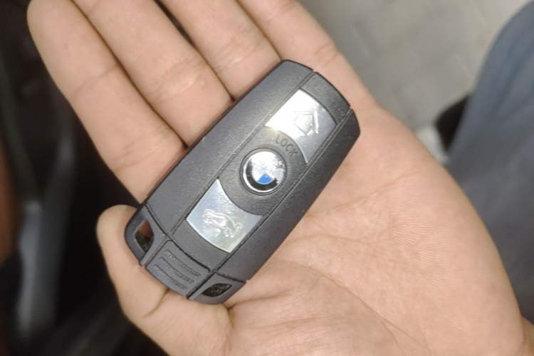 Used BMW X5 2009 xDrive30i Luxury Edition Vehicle Key