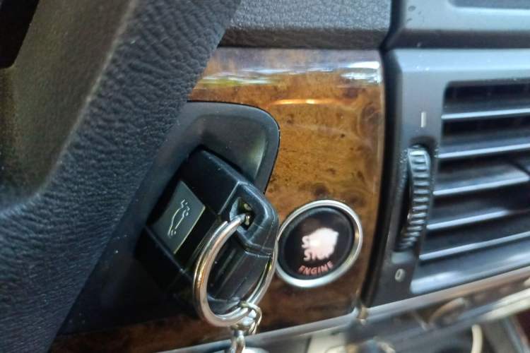 Used BMW X5 2009 xDrive30i Leading Model Vehicle Key