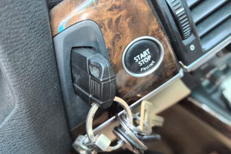 Used BMW X5 2009 xDrive30i Leading Model Vehicle Key
