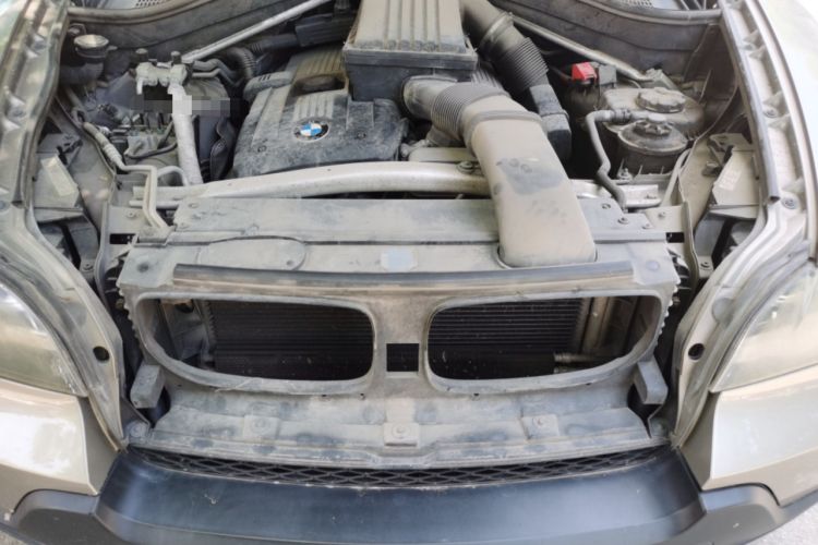 Used BMW X5 2009 xDrive30i Leading Model Engine Bay