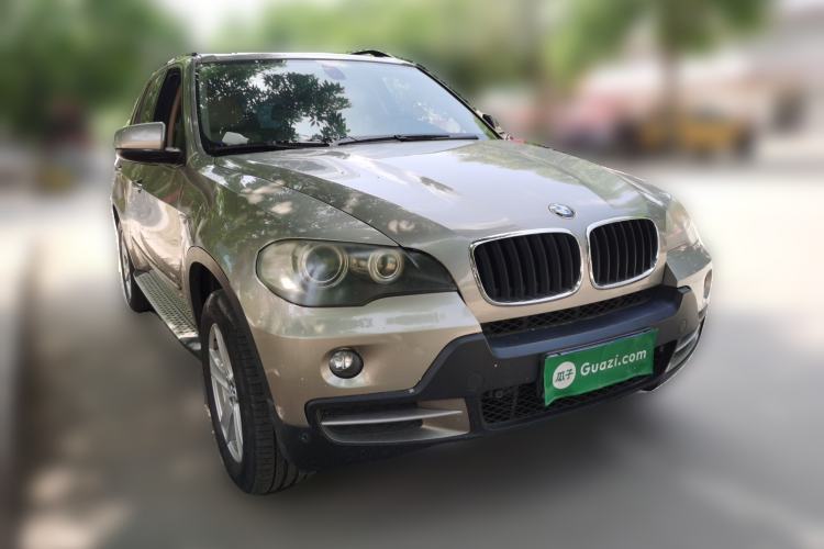 Used BMW X5 2009 xDrive30i Leading Model Front Right 45 Deg