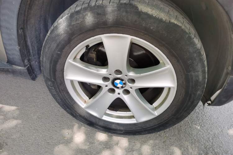 Used BMW X5 2009 xDrive30i Leading Model Right Front Wheel Hub