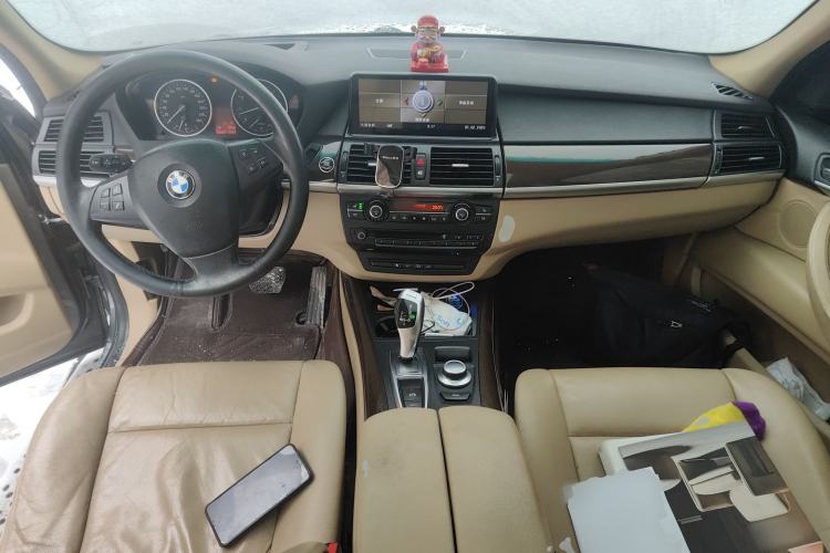Used BMW X5 2009 xDrive30i Luxury Edition Center Console