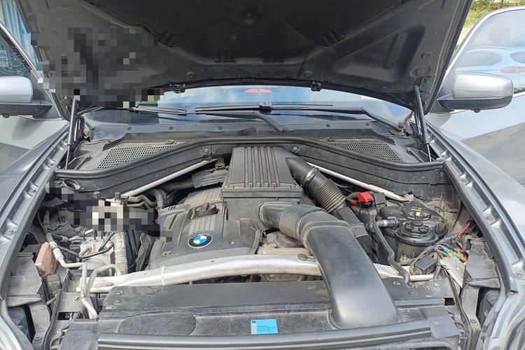 Used BMW X5 2009 xDrive30i Luxury Edition Engine Bay