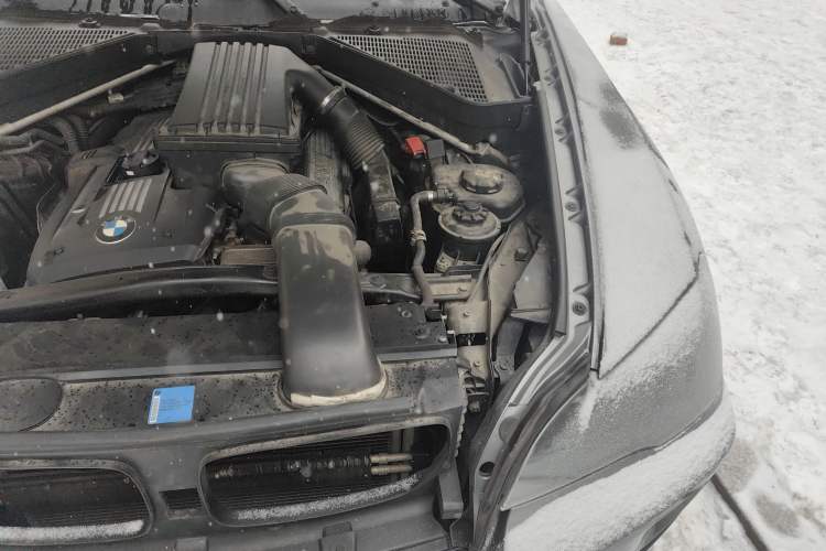 Used BMW X5 2009 xDrive30i Luxury Edition Engine Bay Left
