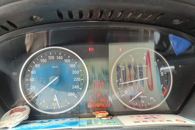 Used BMW X5 2009 xDrive30i Luxury Edition Odometer Close Up