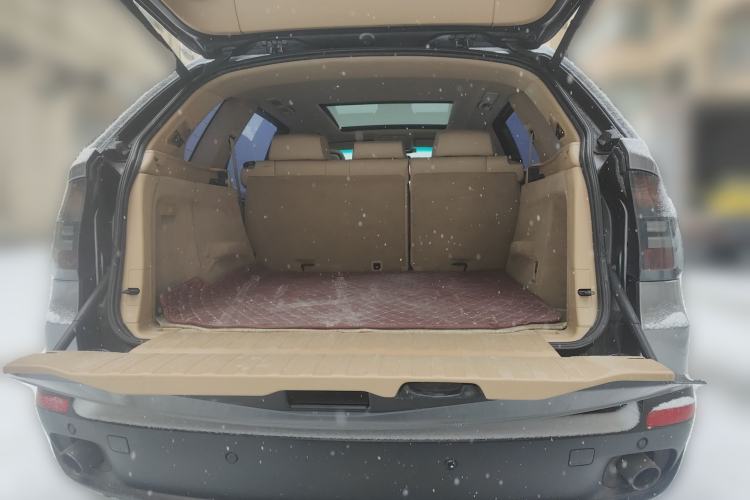 Used BMW X5 2009 xDrive30i Luxury Edition Trunk