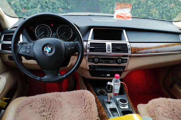 Used BMW X5 2009 xDrive30i Luxury Edition Center Console