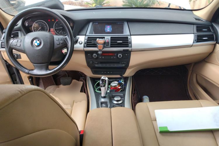 Used BMW X5 2009 xDrive30i Leading Model Center Console
