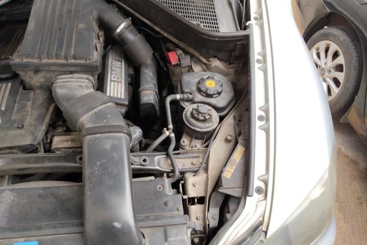 Used BMW X5 2009 xDrive30i Leading Model Engine Bay Left