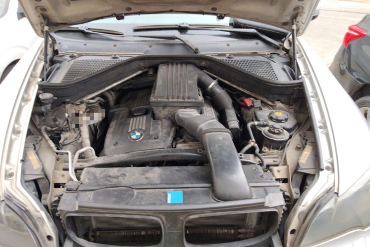 Used BMW X5 2009 xDrive30i Leading Model Engine Bay