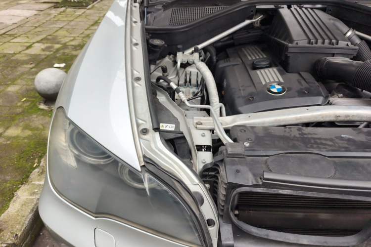 Used BMW X5 2009 xDrive30i Leading Model Engine Bay Right