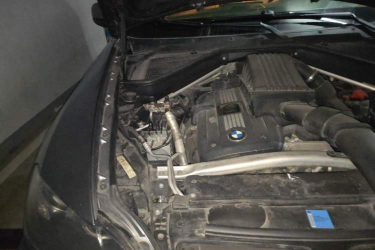 Used BMW X5 2009 xDrive30i Luxury Edition Engine Bay Right