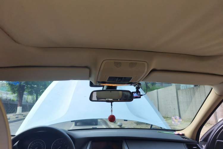 Used BMW X5 2009 xDrive30i Leading Model Headliner