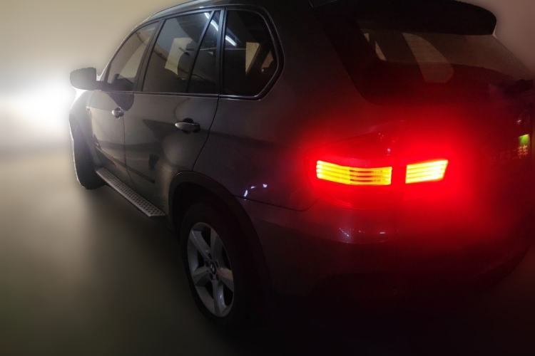Used BMW X5 2009 xDrive30i Luxury Edition Rear Left 45 Deg