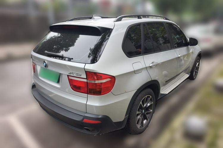 Used BMW X5 2009 xDrive30i Leading Model Rear Right 45 Deg
