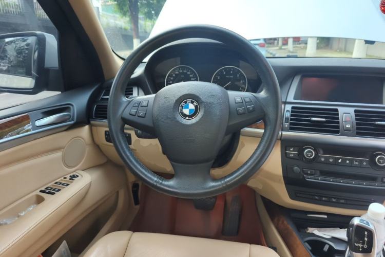 Used BMW X5 2009 xDrive30i Leading Model Steering Wheel