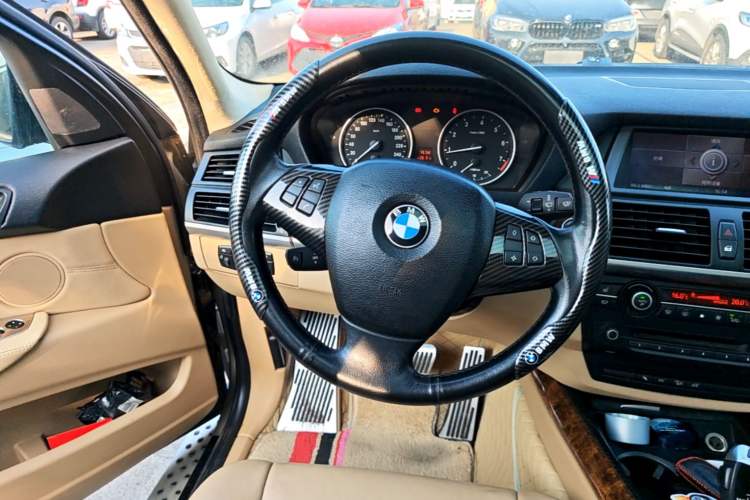 Used BMW X5 2009 xDrive30i Leading Model Steering Wheel