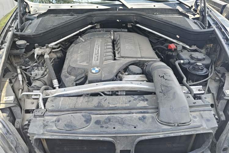 Used BMW X5  Engine Bay