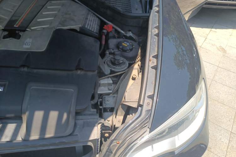 Used BMW X5 2010 X5 M Engine Bay Left
