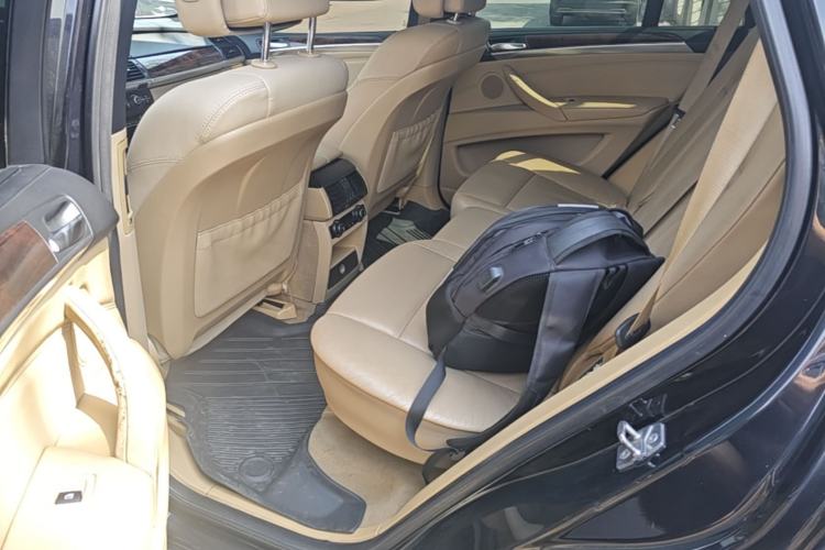 Used BMW X5  Left Rear Seat
