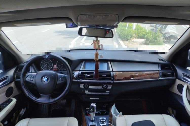 Used BMW X5 2010 3.0si U.S. specification Center Console