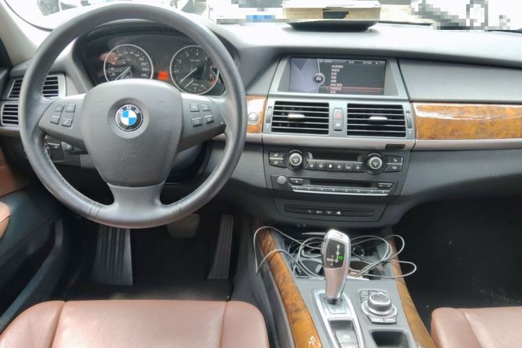 Used BMW X5  Center Console